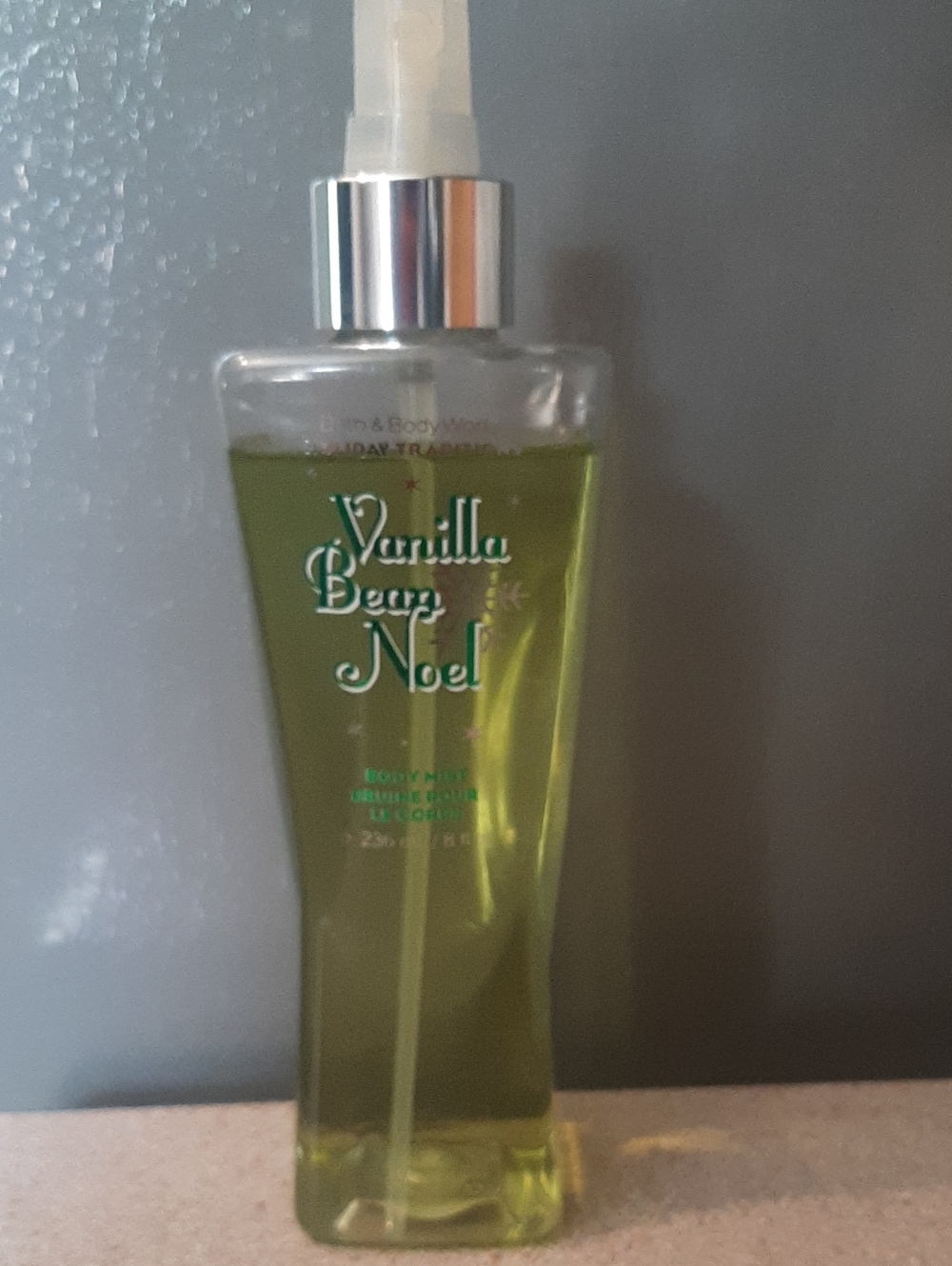 Bath & Body Works Vanilla Bean Noel Body Mist 8oz. Original